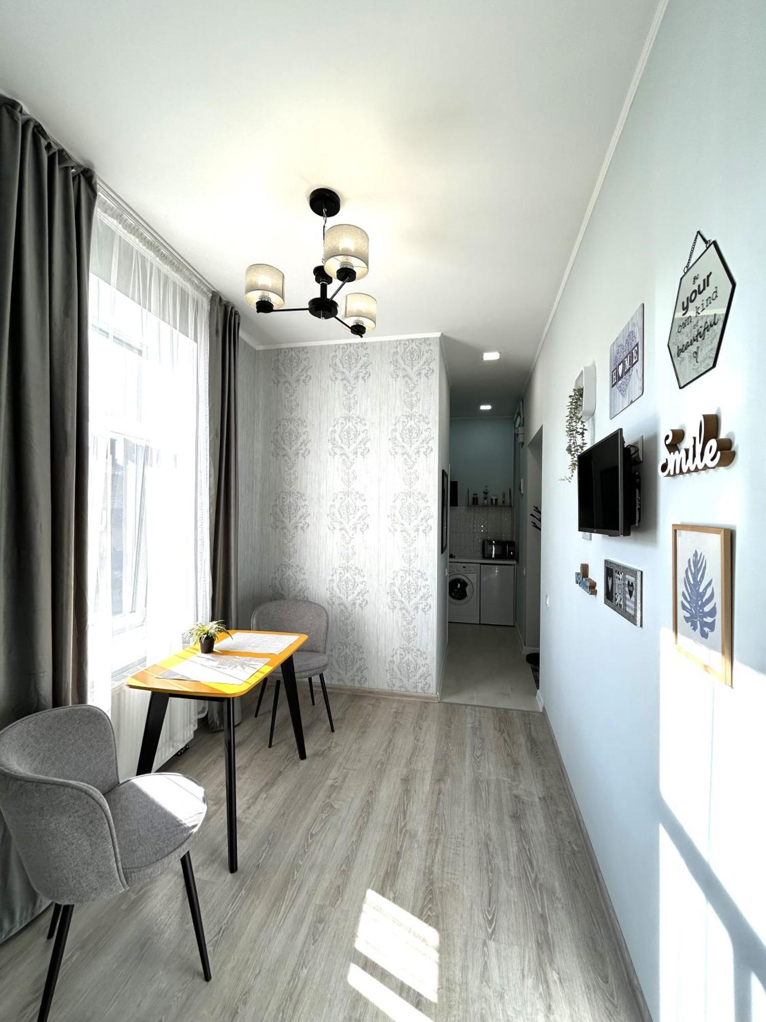 Romantic Apartment In The Сity Сenter Leopoli Esterno foto
